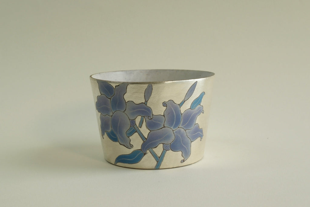 Silver-Dusted Purple Lily Cup C