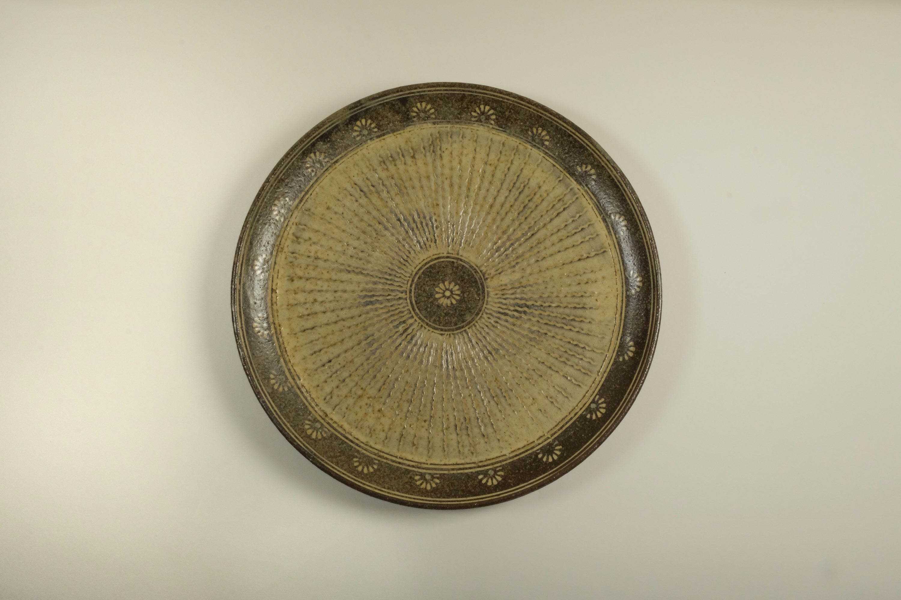 Mishima Round Plate A