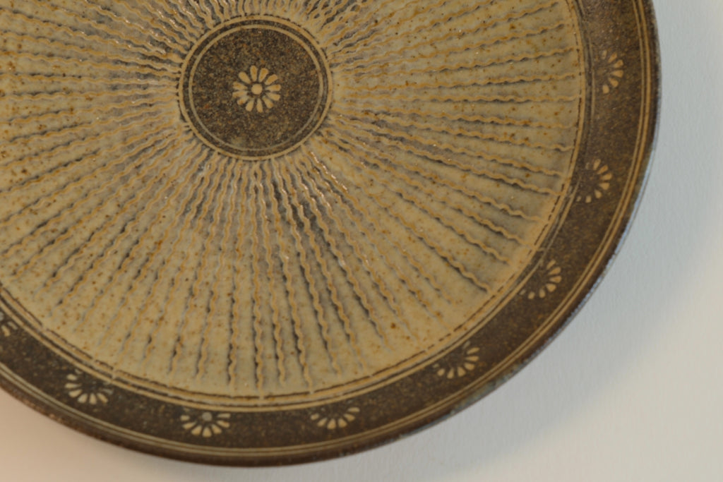 Mishima Round Plate A