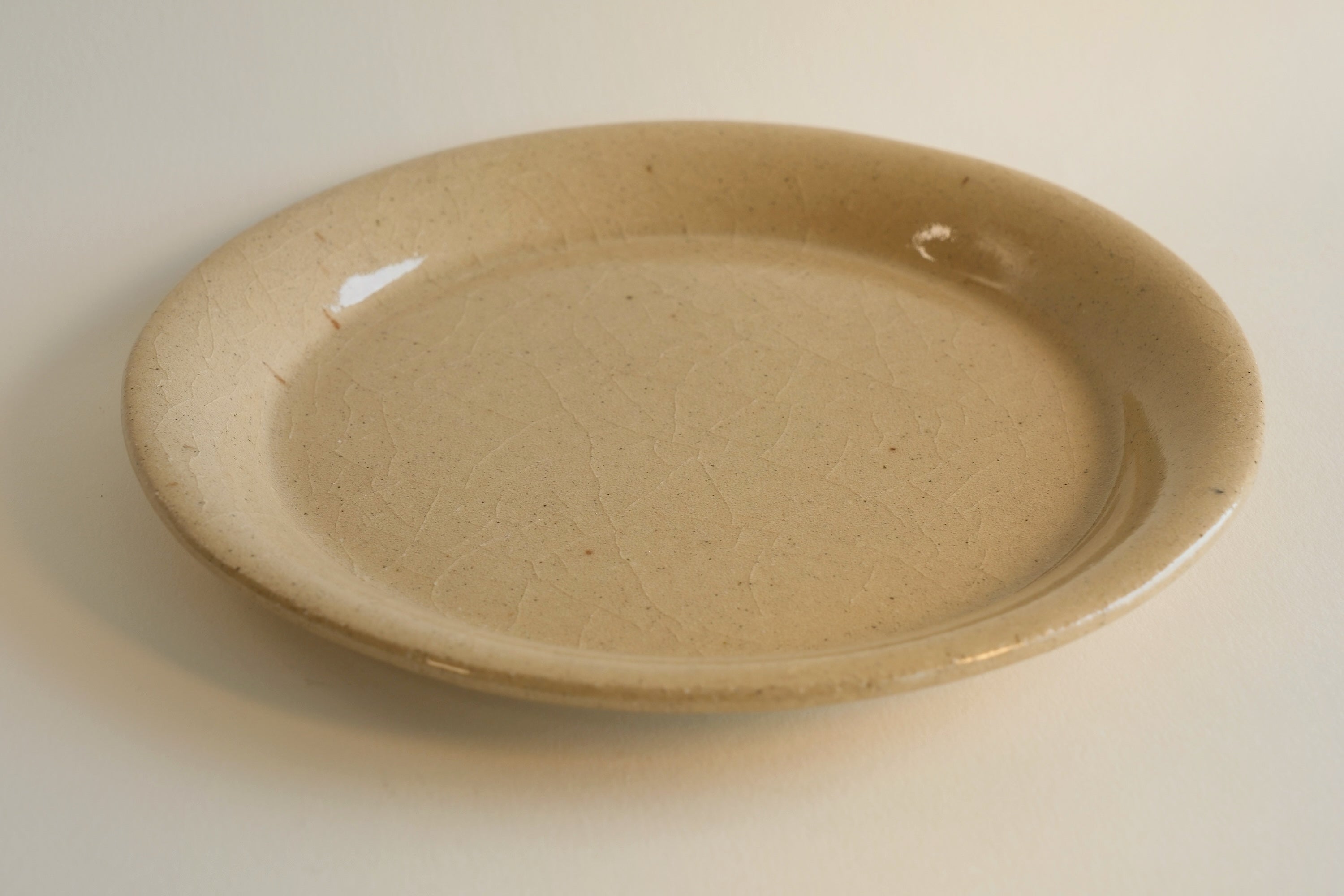 Beige Crackle Glaze Round Plate