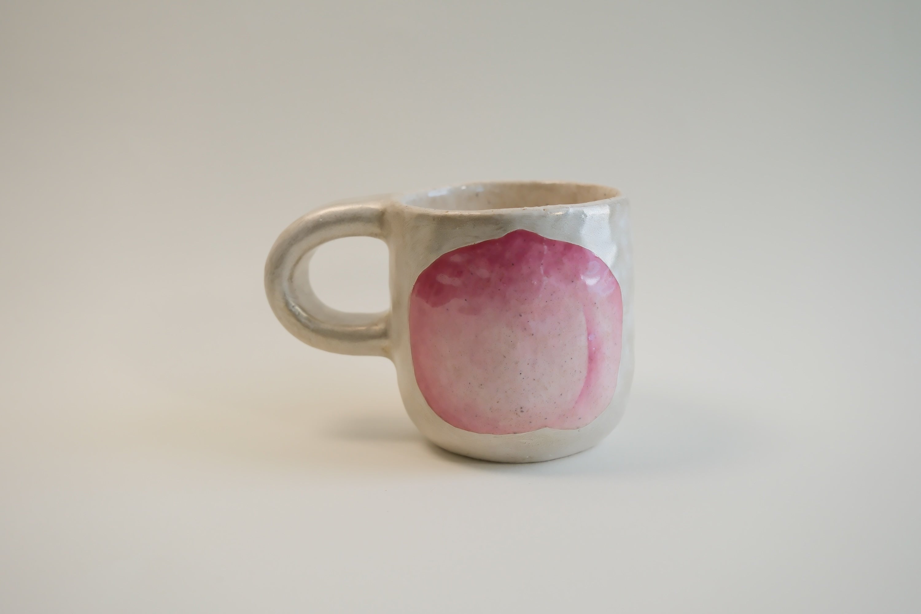 Peach Pattern Silver Luster Ceramic Mug