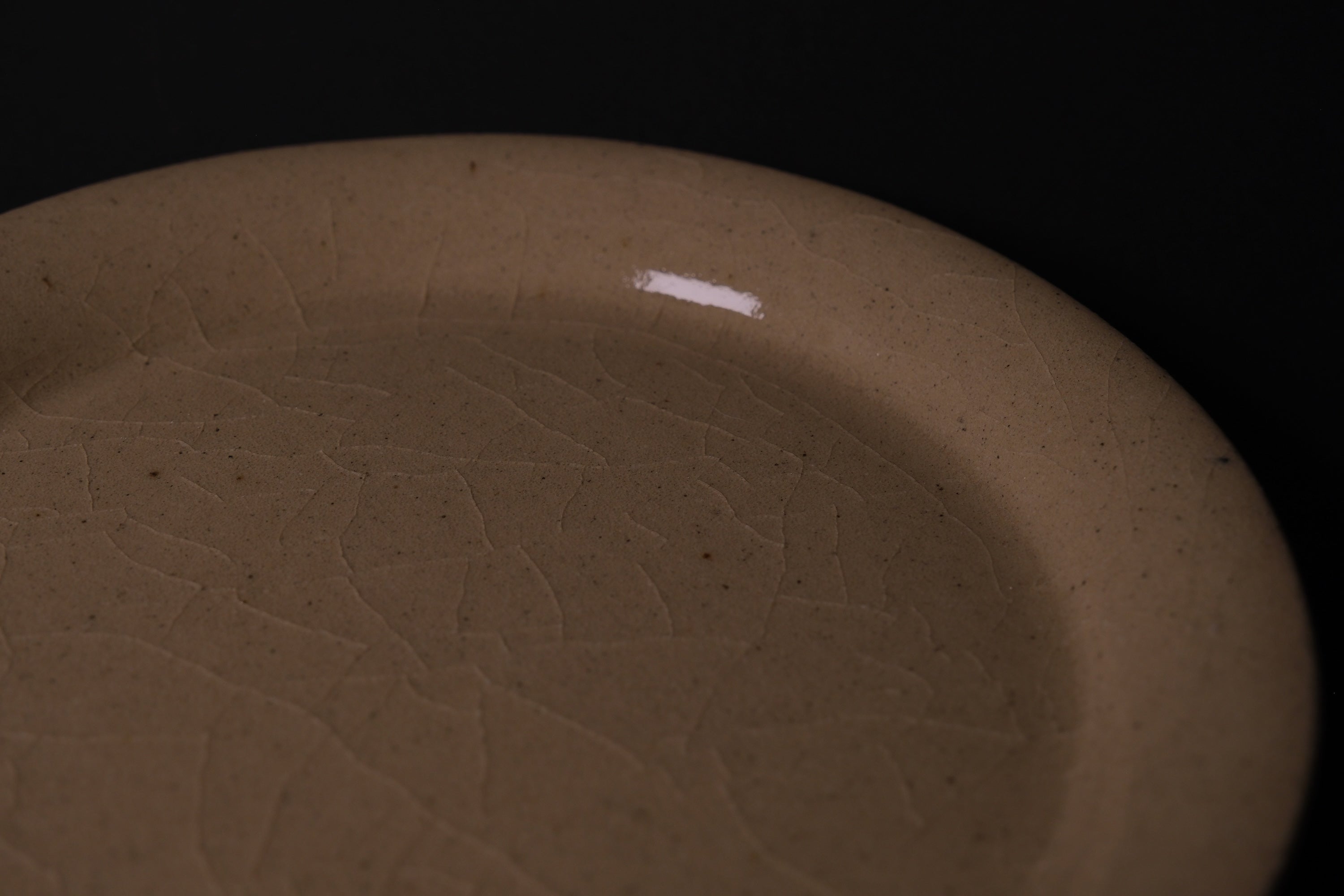 Beige Crackle Glaze Round Plate