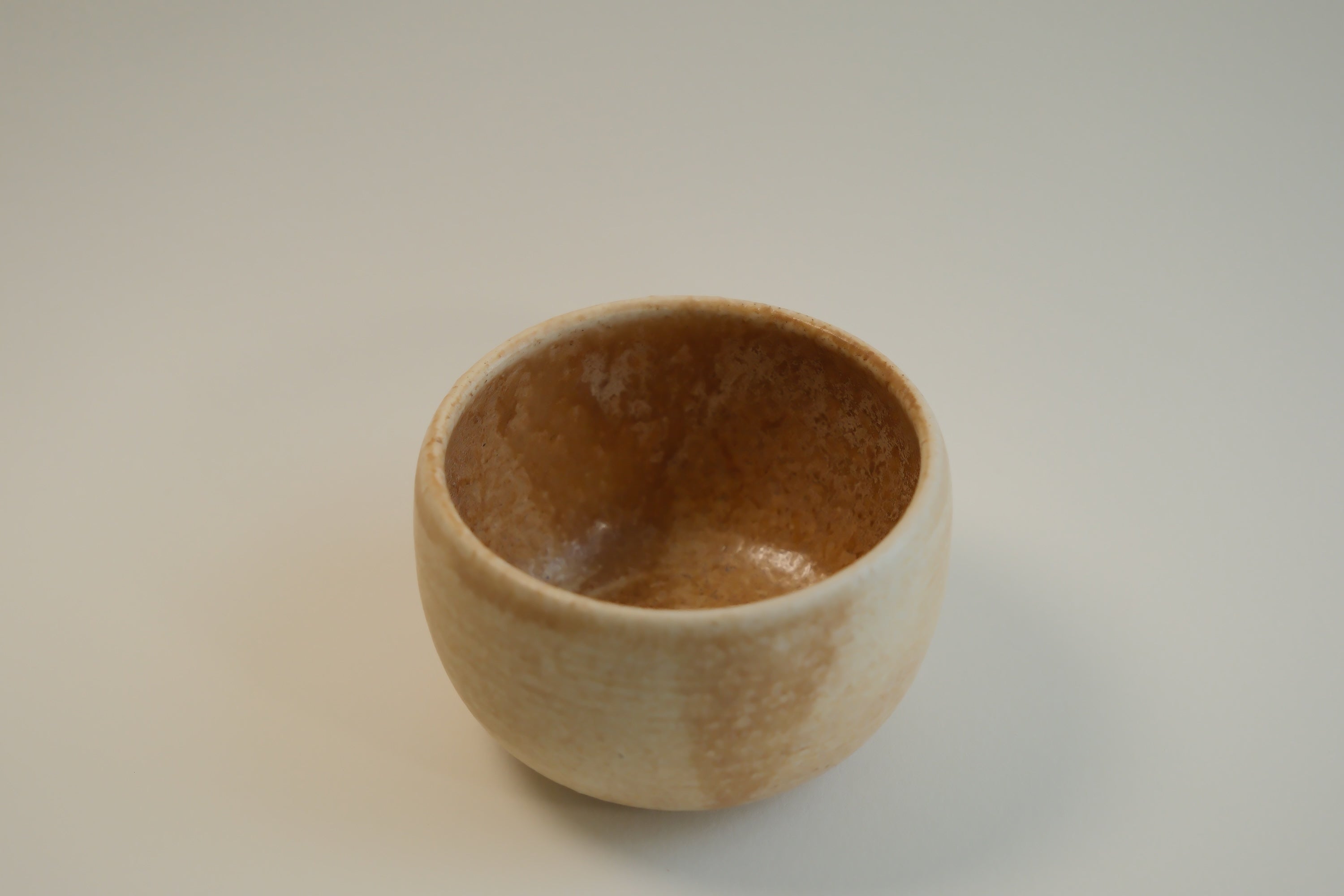 Beige Round Base Cup B