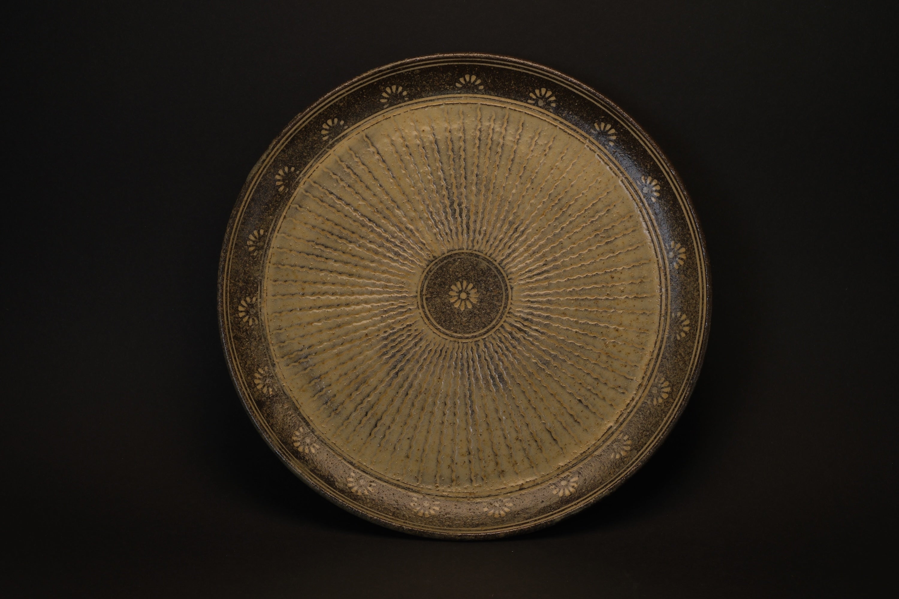 Mishima Round Plate A