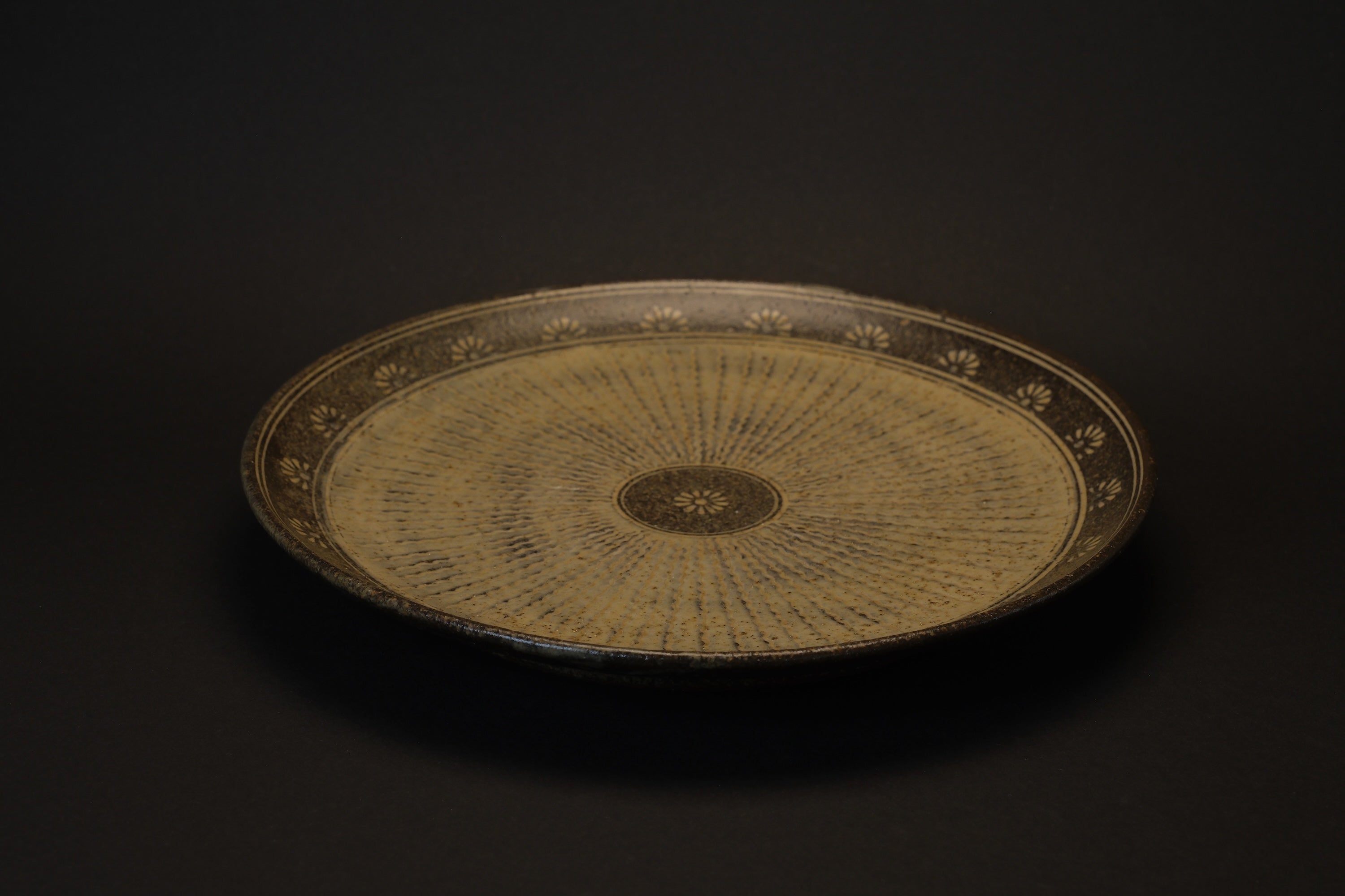 Mishima Round Plate B