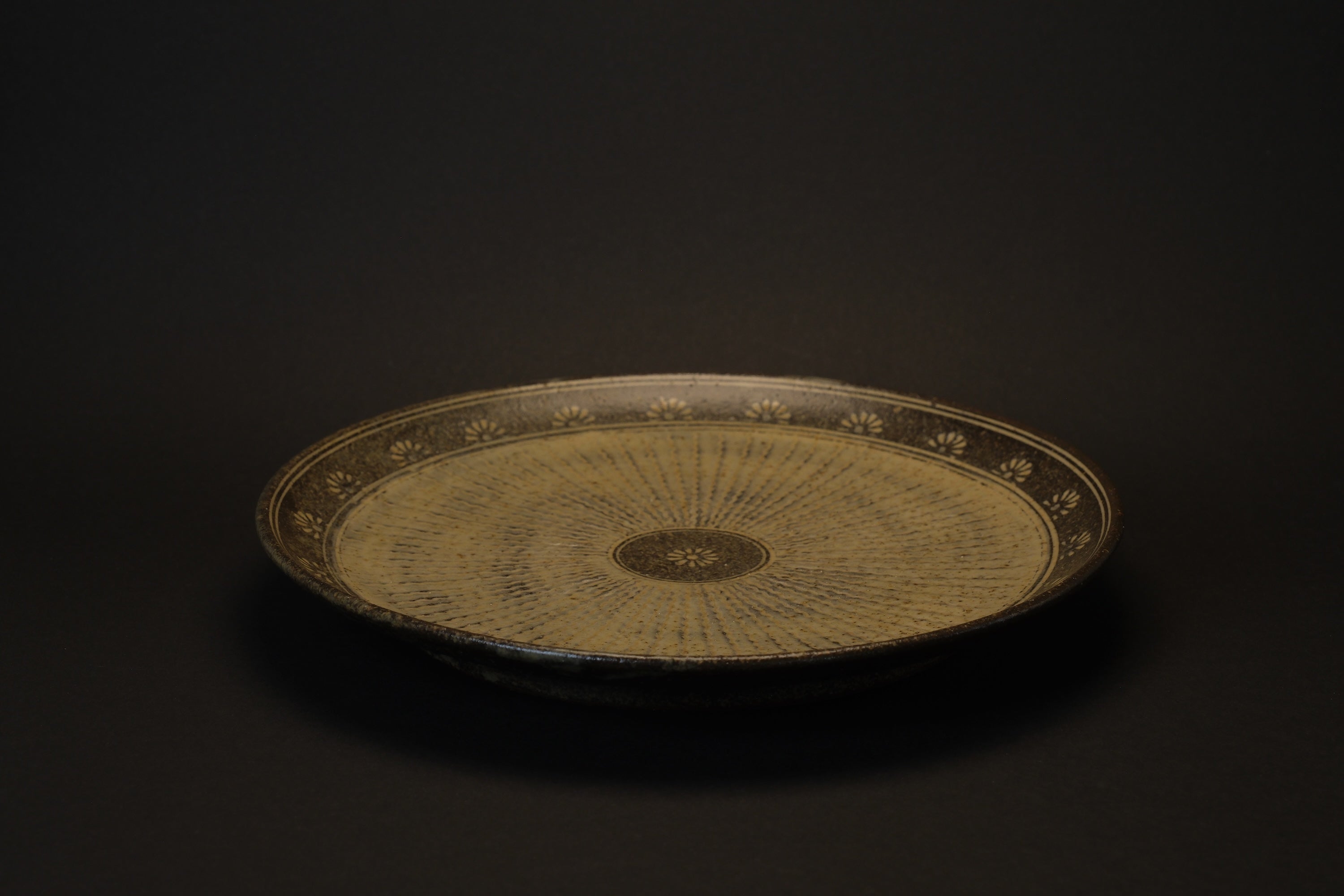 Mishima Round Plate B