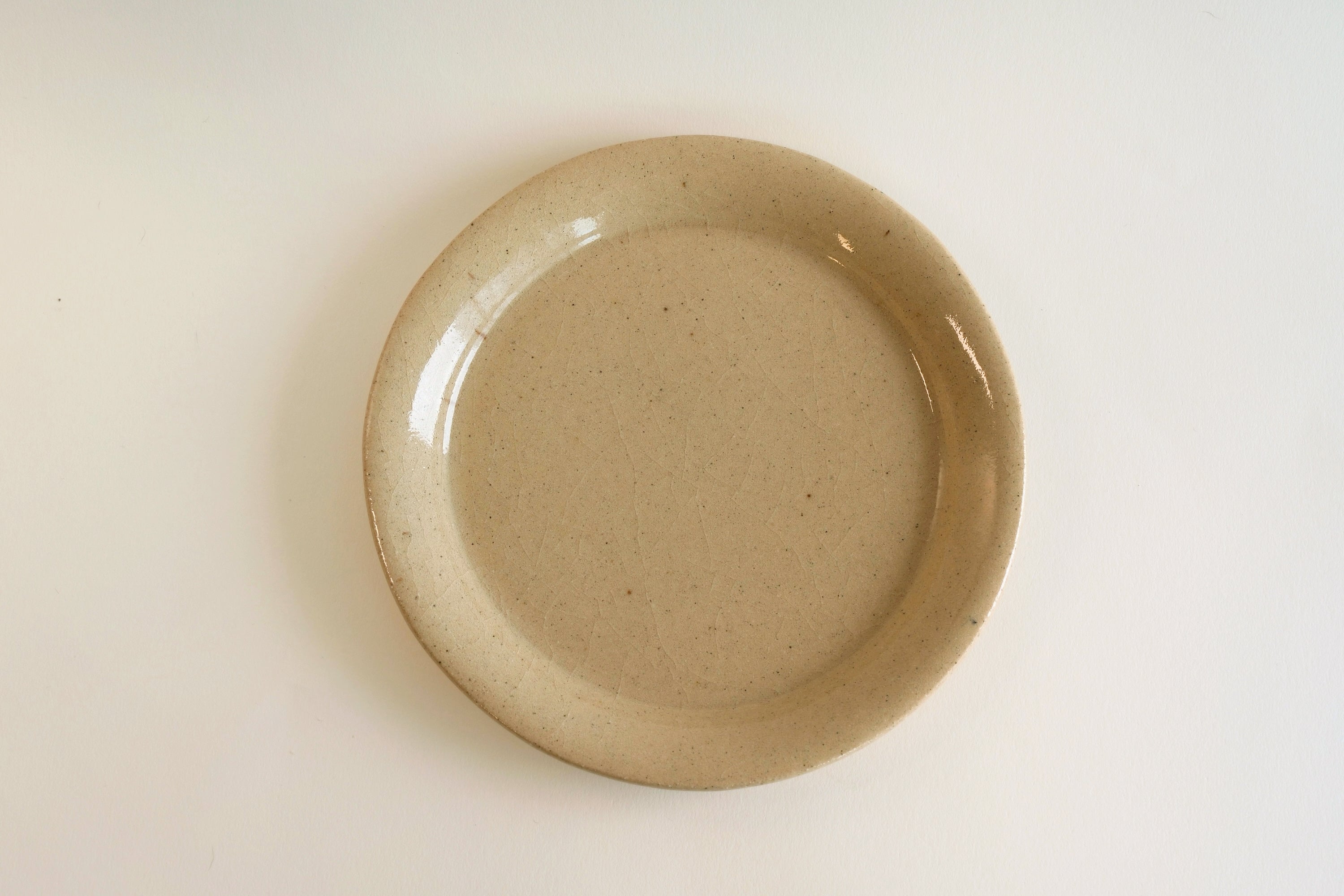 Beige Crackle Glaze Round Plate